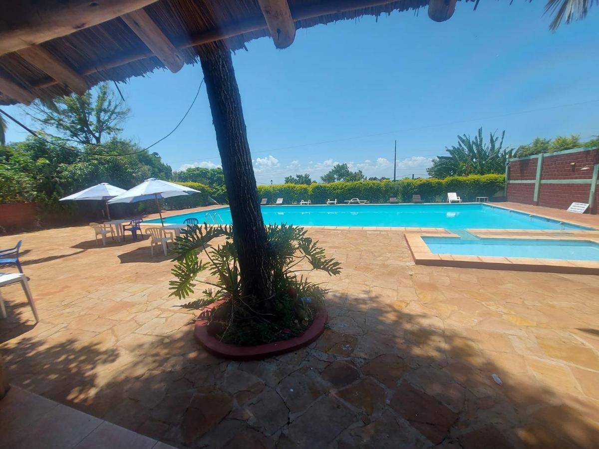 Obligado Palmas Park Hotel Y Restaurant מראה חיצוני תמונה